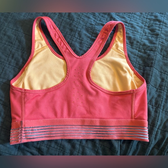 Nike Pro Classic Sports Bra Coral Perfotated Swoosh Logo Size Medium - Picture 3 of 4